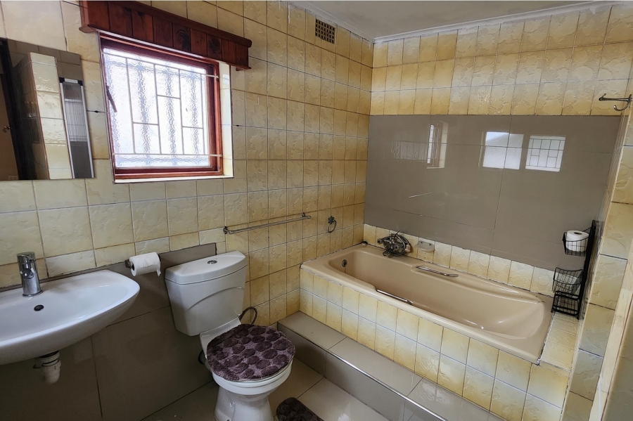 7 Bedroom Property for Sale in Parow Valley Western Cape